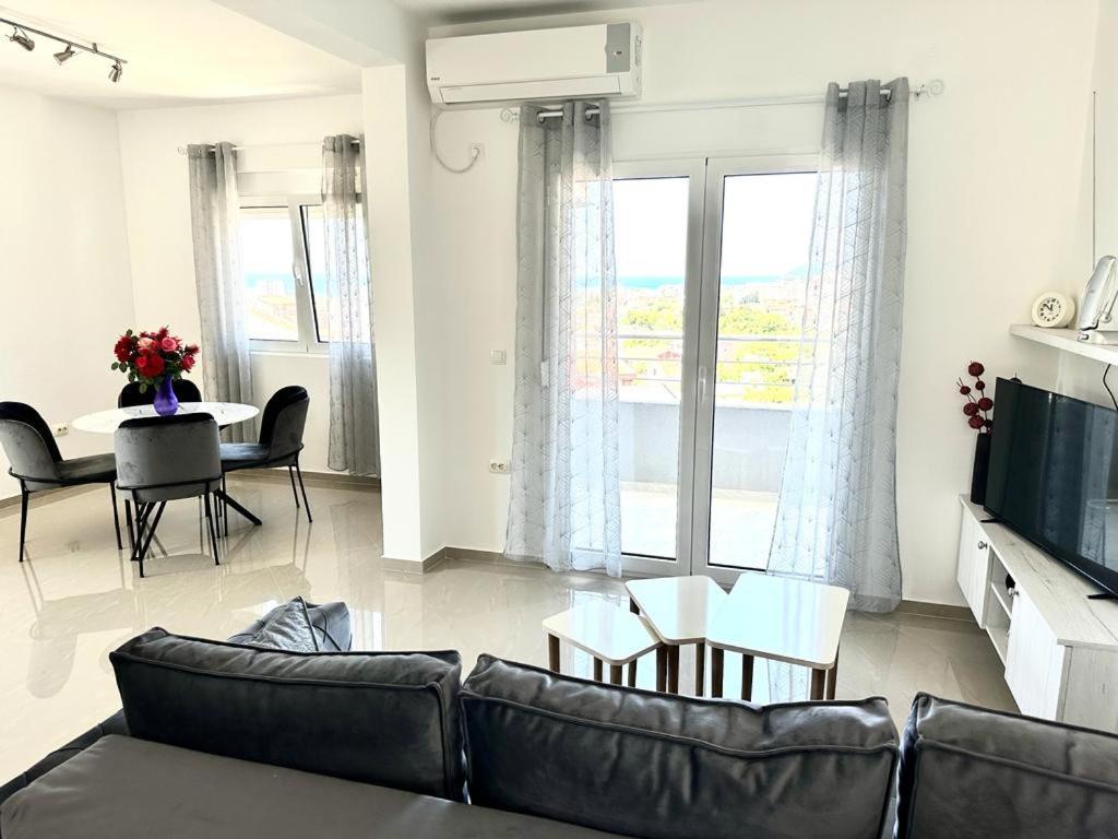 Villa Holiday Apartments Bar Exteriör bild