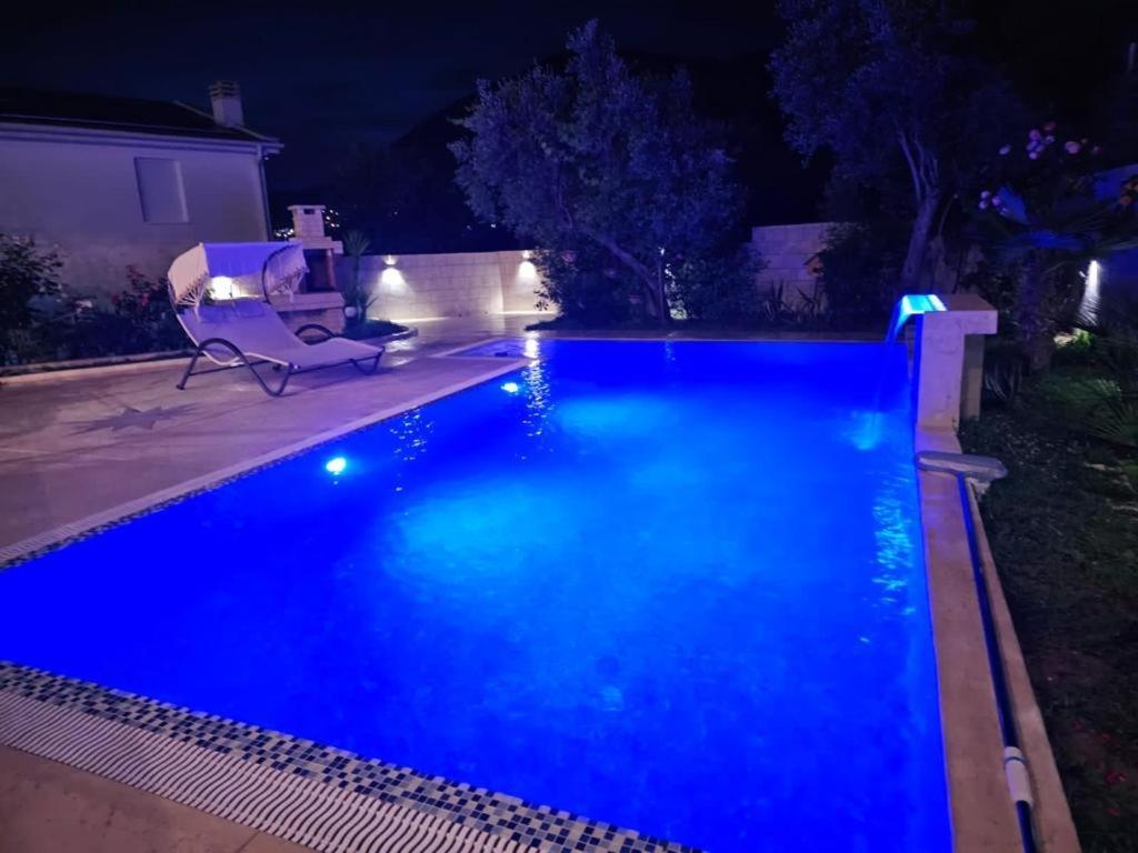 Villa Holiday Apartments Bar Exteriör bild
