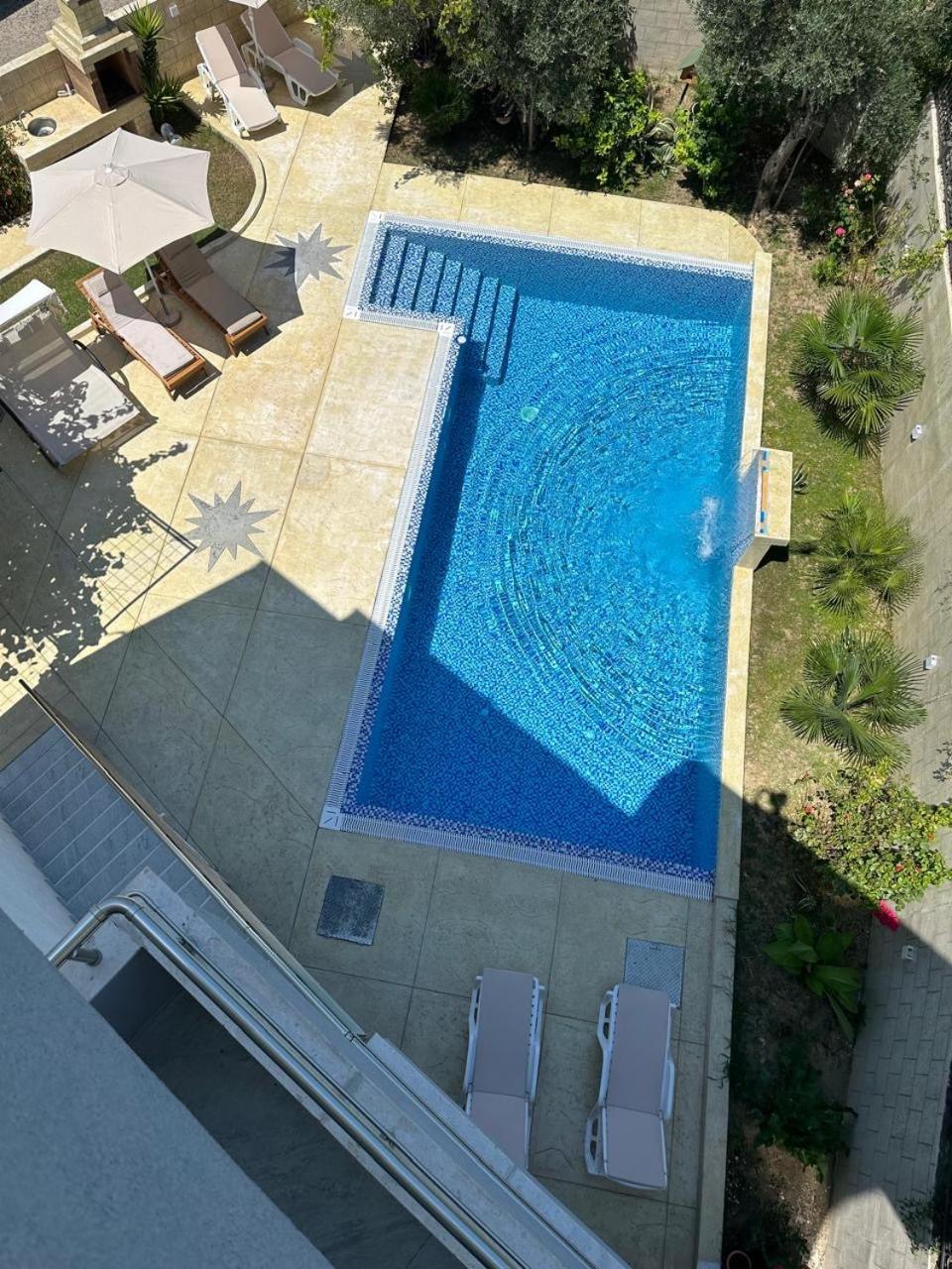 Villa Holiday Apartments Bar Exteriör bild